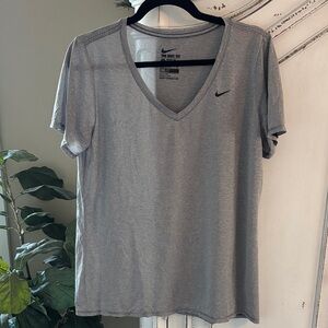 The Nike Tee Dri-Fit Athletic Cut Gray Striped Short Sleeve T-Shirt Women’s XL
